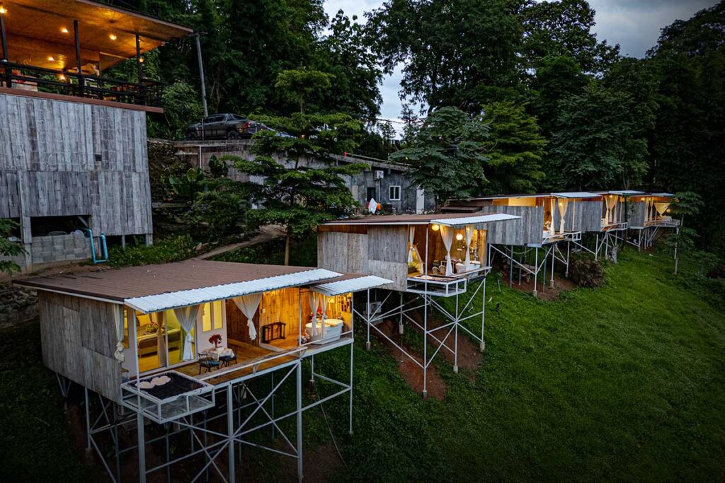 ที่พักของ One Day Homestay ทั้งแบบห้องกระจก และแบบเต็นท์กระโจม